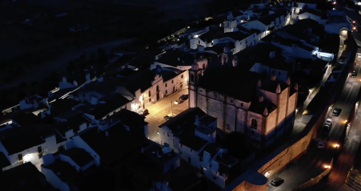 Iluminação Noturna em Évora